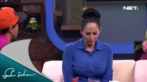 Hasil gambar untuk bugil telanjang NAJWA SHIHAB indonesia presenter tv