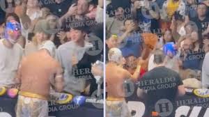 BTS y Místico se abrazan emotivamente durante su visita a la Arena México para disfrutar de la lucha libre mexicana