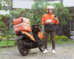 Gambar Lalamove motorcycle with delivery box