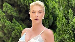 ana hickmann