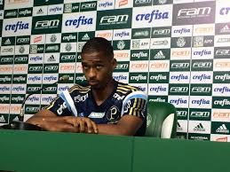 Matheus Sales revê Palmeiras após vencer doença rara e retomar carreira no Botafogo-SP