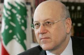 NNA - Former Prime Minister Najib Mikati received this evening Health Minister Wael Abou Faour and MP Henri Helou, who handed him with a letter from MP ... - 1398193233_mikatinajib
