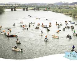 遠賀川でバス釣りを楽しむ人の画像