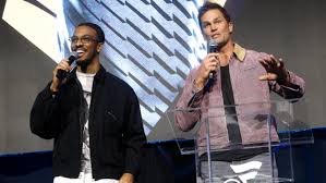 Tom Brady Reveals Text He Sent Joe Burrow, Jayden Daniels Ahead of Fanatics Flag Football Classic