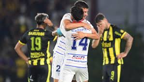 Central Español vence a Peñarol 2-1 en Maldonado: el triunfo que define el Apertura Uruguayo