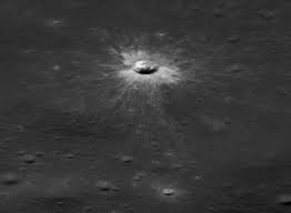 Descoberta nova cratera “gigante” na Lua. Quais os riscos para futuras bases lunares?