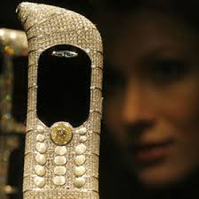Los complementos más caros del mundo ¡Qué chollos!% Los míticos zapatos que Judy Garland vistió en la película &#39;El Mago de Oz&#39; fueron subastados por ... - 4-movil