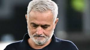 Complex calculations for Mourinho: who will replace Vinicius against Sevilla?