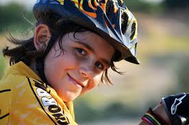 Il s&#39;agit d&#39;Alan Rovira, qui du haut de ses neuf ans a déjà un palmarès particulièrement impressionnant acquis sur le circuit Bike Trial. - Alan_Rovira_VisionProd_001