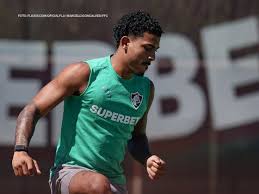 “Estamos acostumados a jogar jogos grandes”: John Kennedy projeta clássico contra o Botafogo e mira classificação