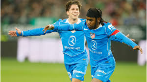 Lookman dirige una orquesta