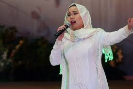 Hasil gambar untuk dewi yull
