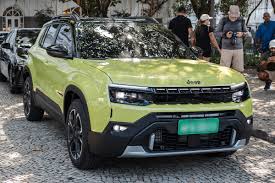 Jeep Avenger com novo visual é revelado no Brasil