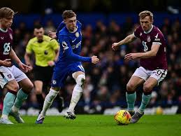 Aston Villa se mantiene en el top 4 con un empate en el partido contra Leeds United