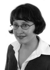 BEATA MIERZEJEWSKA Autorka jest asystentem w Katedrze Teorii Zarządzania SGH. Jest współautorką pierwszych ogólnopolskich badań nad ... - mierzejewska