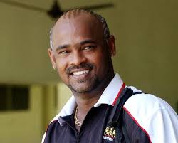 An on-duty traffic policewoman rushed cricketer Vinod Kambli to hospital ... - 1-VINOD_KAMBLI_1669059f