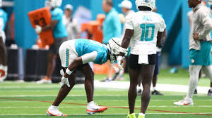 Dolphins CB Artie Burns Feared to Have Torn ACL