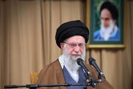 ایستادگی معترضان در برابر ماموران سرکوب در نیشابور