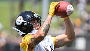 Steelers' Roman Wilson: Can He Live Up to Aaron Rodgers' High Hopes? - Imagen ilustrativa del artículo