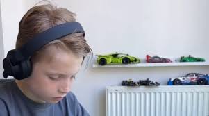 De 10-jarige DJ Knox Kind gaat optreden tijdens Tomorrowland: "Beetje angst, maar het gaat gebeuren"