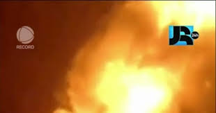 SP: incêndio gigantesco destrói fábrica de solventes nesta terça-feira (4) #shorts #JR24H