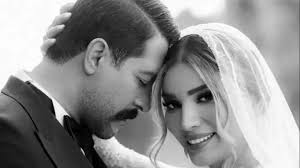 فیلم آواز عاشقانه کامران تفتی برای متین ستوده در اولین ولنتاین شان بعد عروسی / دلم تنگه و لعنت به عشق و این حرفا