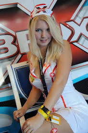 Hasil gambar untuk bugil telanjang NAJWA SHIHAB indonesia presenter tv