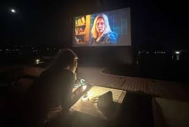 Mbappé e Ester Expósito são flagrados assistindo a filme brasileiro sobre Elize Matsunaga