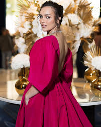 Rafa Kalimann ofusca tapete vermelho de Cannes 2026 com look Carolina Herrera