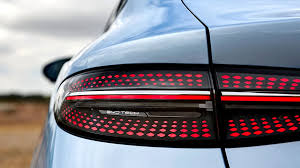 BYD Aktie: Insiderkäufe und Warnung vor Marktkonsolidierung - Imagen principal del artículo