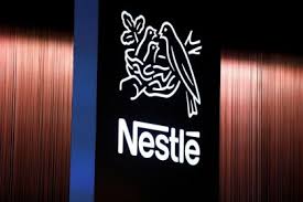Kremlin confisca ativos da Nestlé e da Auchan na Rússia