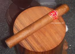 Juan Lopez Cigar Reviews @ Cigar Inspector - juan-lopez-seleccion-no-1-b