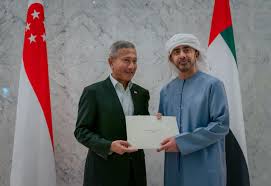وزير خارجية الإمارات ونظيره السنغافوري يبحثان تداعيات اعتداءات إيران