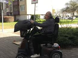 Ad (79) kan zijn afval niet kwijt in container en krijgt boete: ‘Dan voel je je rot’