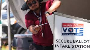 El Tribunal Supremo pausa un freno judicial al plan de Trump que limita el voto por correo de cara a las ‘midterms’