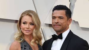 Kelly Ripa's Son's Beach Photos & Crunch Confession