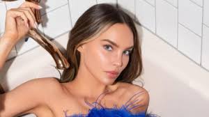 Filtran imágenes de Belinda como emperatriz Carlota