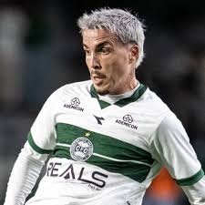 Destaque do Coritiba é expulso na estreia da Série A e vira desfalque contra o Cruzeiro