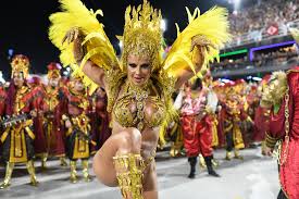 Viviane Araújo, ano a ano, até sua 'maioridade' no Salgueiro: veja a imagens da evolução da 'Rainha das Rainhas' à frente da bateria