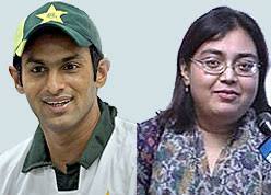 Ayesha Siddiqui, who claims to be Shoaib Malik&#39;s first wife has finally hit out at the cricketer. - shoaib_aysha
