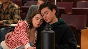 In ‘Off Campus’ Trailer, College Students Strike Up Dating Deal in Hockey Romance