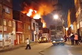 Incendio en Bogotá: Bomberos Controlan Emergencia en Barrios Unidos