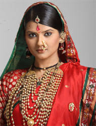 Zee TV and Contiloe Telefilms&#39; Jhansi Ki Rani will see the return of the look-alike of Rani Lakshmi Bai (Kratika Sengar) in the final leg of the battle now. - 695_kratika