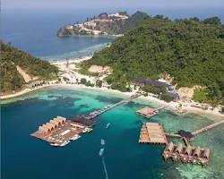 Gambar Bermain kayak di Pulau Tegal Mas