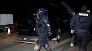 NRW: Riesen-Razzia gegen die Hells Angels – Großeinsatz der Polizei