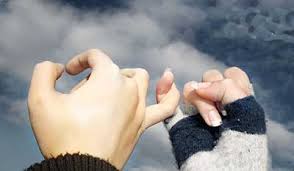 Image result for ‫برای ابراز علاقه به همسر در مکانهای عمومی دست هم را بگیرید‬‎