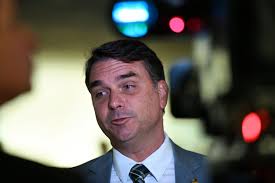 PP e União Brasil anunciam apoio a Flávio Bolsonaro no segundo turno