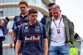 ¡Drama en la F1! ¿Verstappen en Peligro? Norris y Piastri Acechan