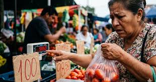 Jitomate se dispara y roza los 100 pesos