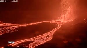 El volcán Kilauea volvió a entrar en erupción en Hawaii: se registraron columnas de lava de hasta 370 metros